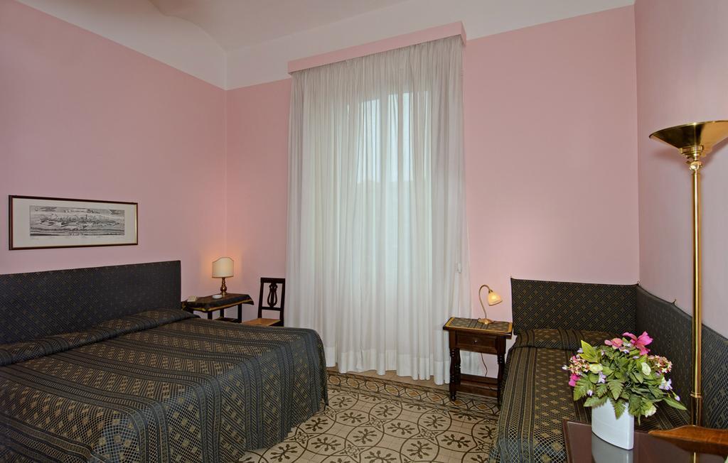 Hotel Rex ลุคคา ห้อง รูปภาพ