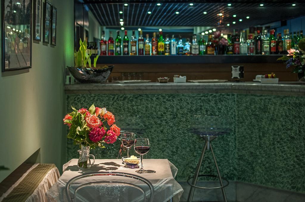 Hotel Rex ลุคคา ภายนอก รูปภาพ