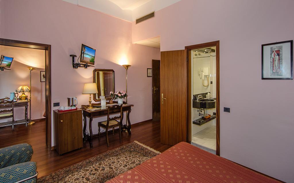 Hotel Rex ลุคคา ห้อง รูปภาพ