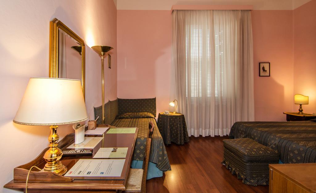 Hotel Rex ลุคคา ห้อง รูปภาพ
