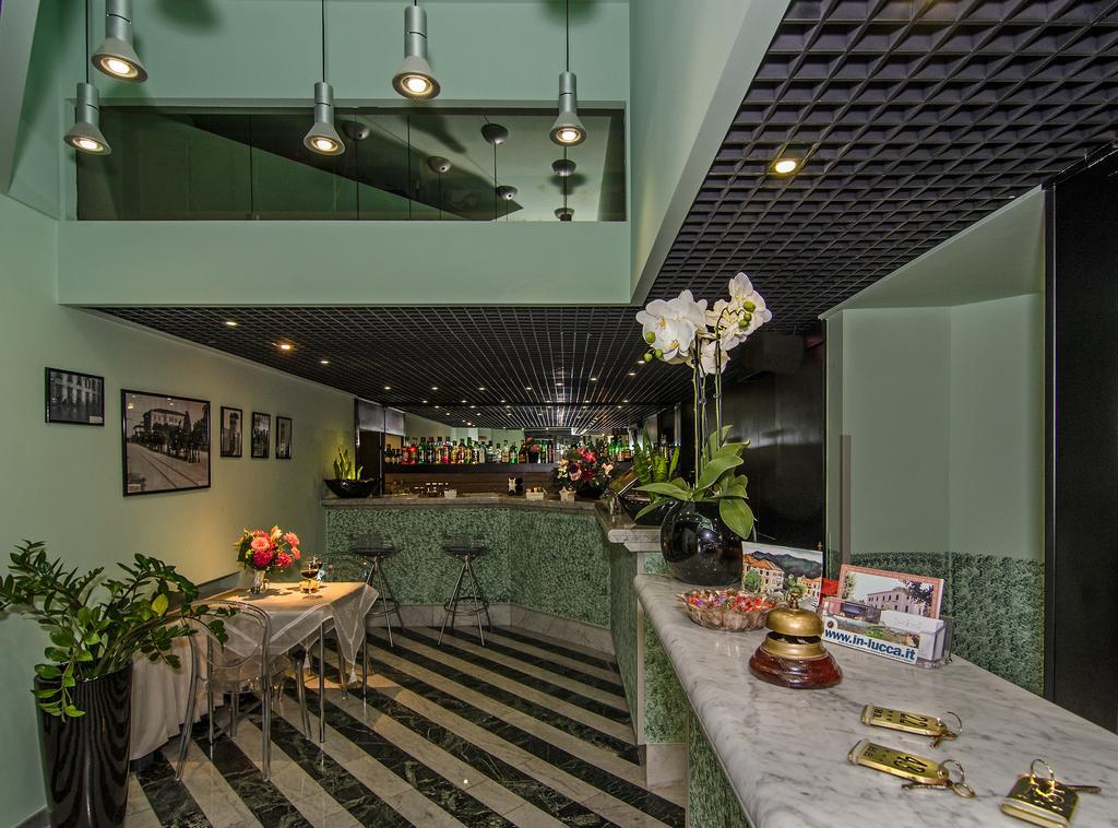 Hotel Rex ลุคคา ภายนอก รูปภาพ