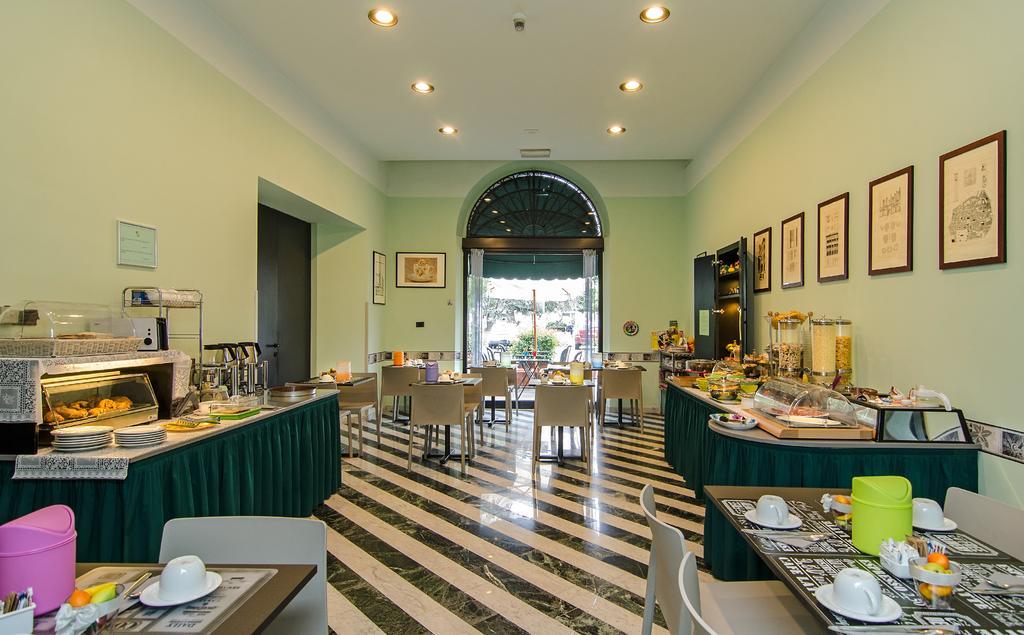 Hotel Rex ลุคคา ภายนอก รูปภาพ