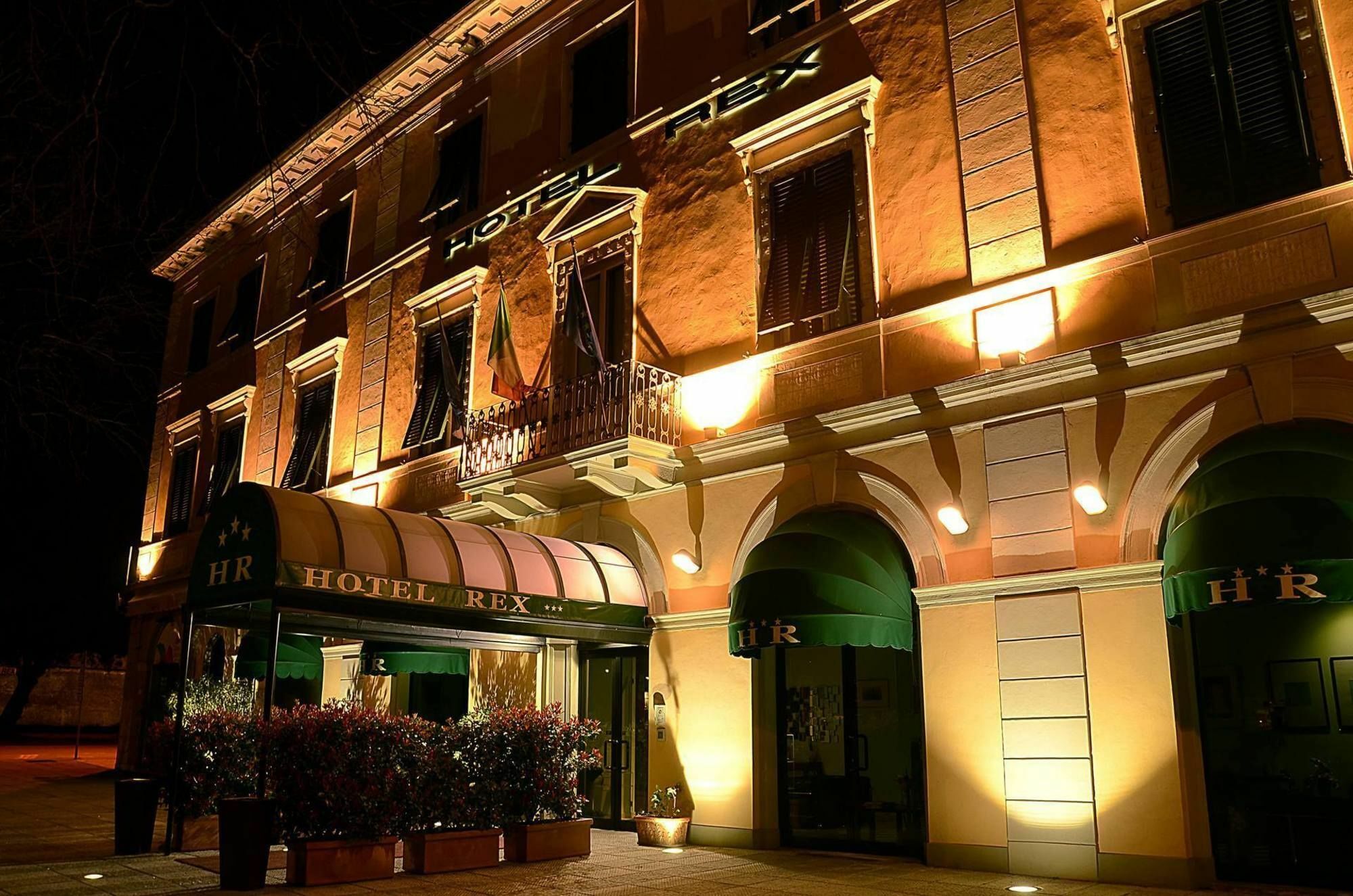 Hotel Rex ลุคคา ภายนอก รูปภาพ